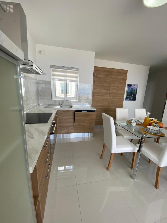 Sunshine Apartments Mellieha - Modern Two Bedroom Penthouse With Terrace Eksteriør billede